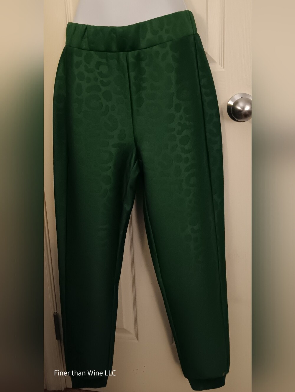 Emily McCarthy Green Leopard Jogger Pants Women's Size S NWT
